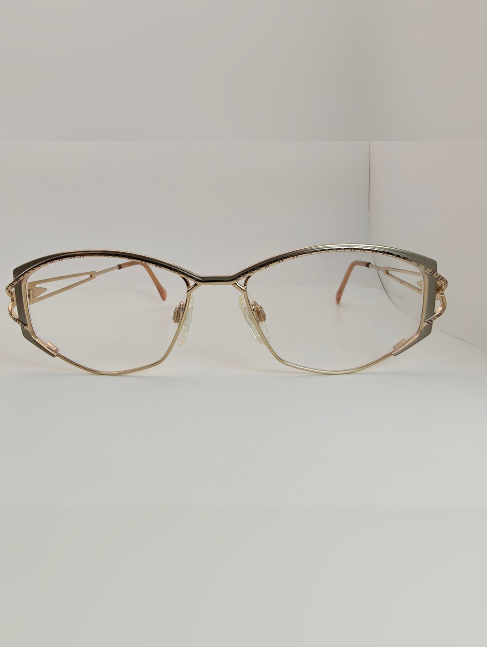 Cazal. Cazal 129. Col 923. Women's Gold Metal Cat-Eye Eyeglass Frame